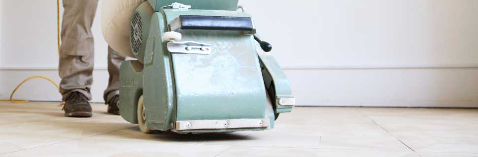 Einen tollen Boden muss man nicht austauschen. Er hat es verdient abgeschliffen zu werden.